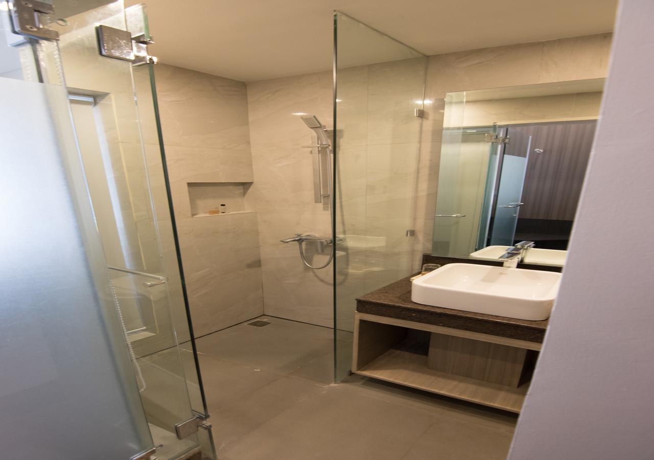 Goldberry Lite Hotel Iloilo Extérieur photo